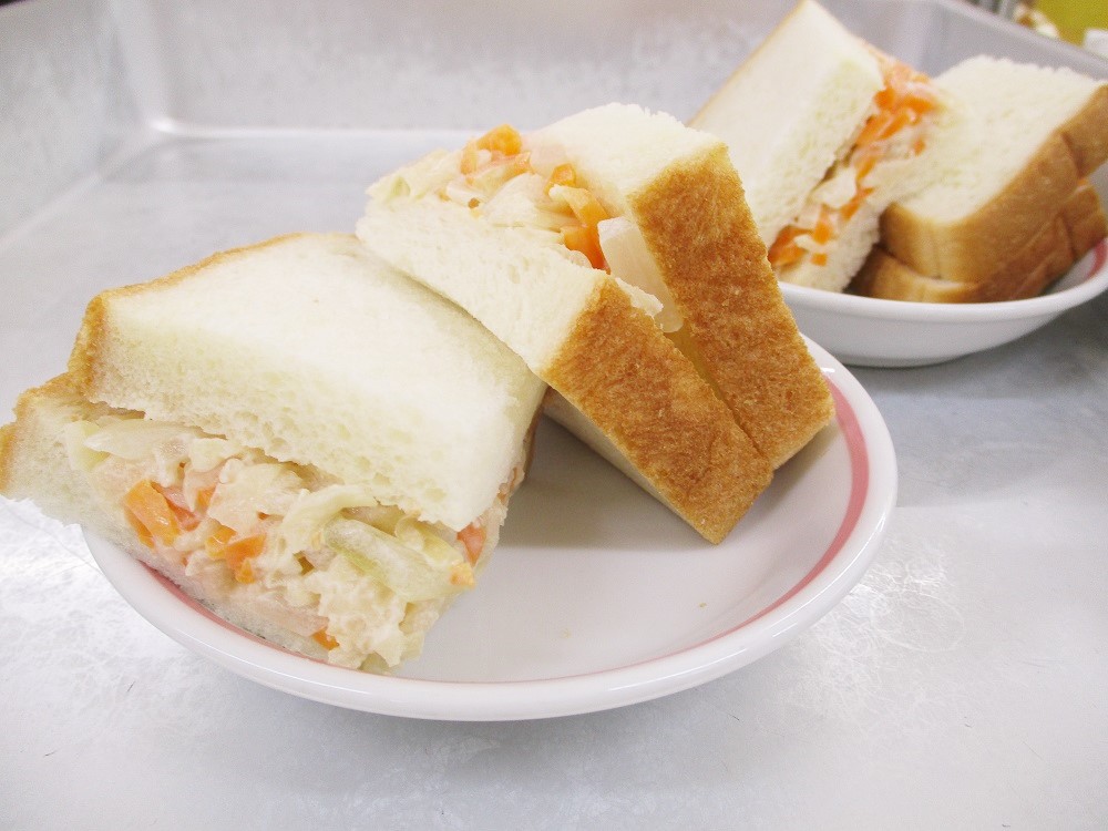 レシピコンテスト受賞作品がHOPPAの献立に登場！✨HOPPA石山駅「サラダパン」